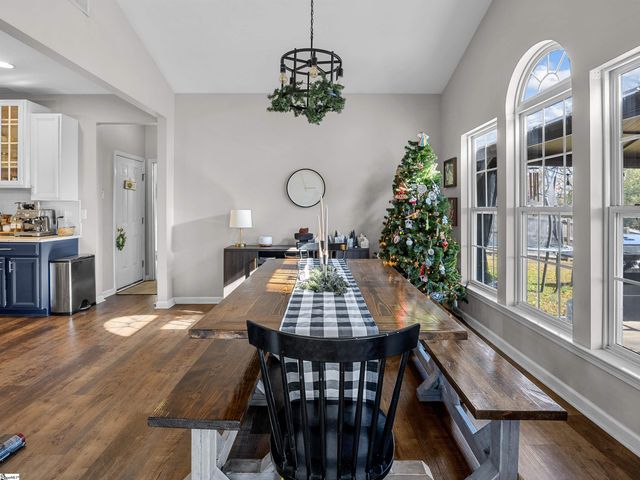 135 Castleton Circle, Boiling Springs, SC 29316