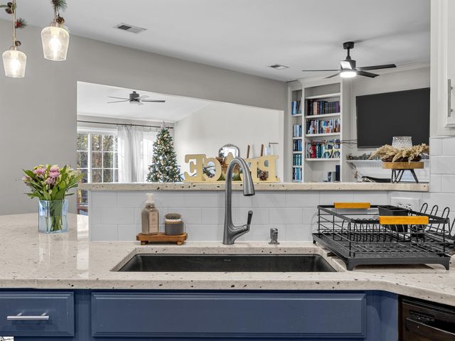 135 Castleton Circle, Boiling Springs, SC 29316