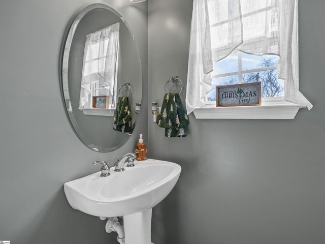 135 Castleton Circle, Boiling Springs, SC 29316