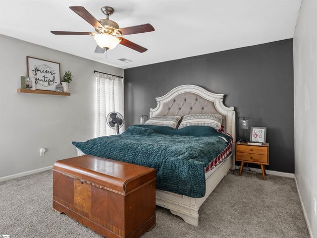 135 Castleton Circle, Boiling Springs, SC 29316