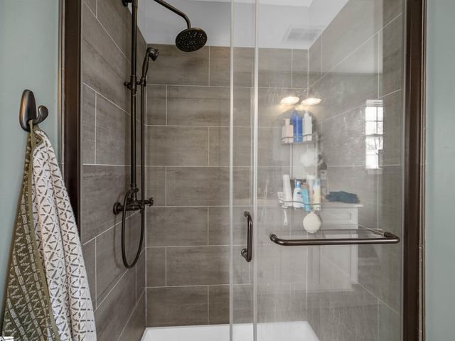 135 Castleton Circle, Boiling Springs, SC 29316