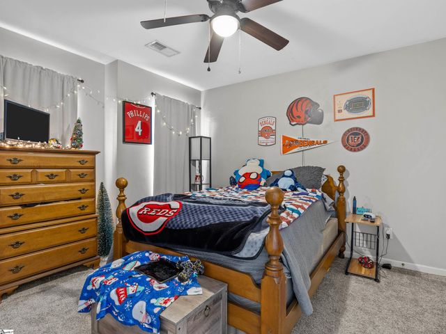 135 Castleton Circle, Boiling Springs, SC 29316