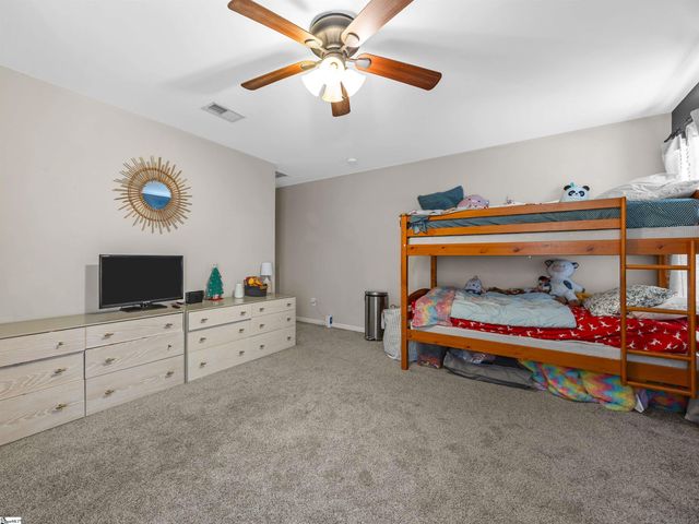 135 Castleton Circle, Boiling Springs, SC 29316