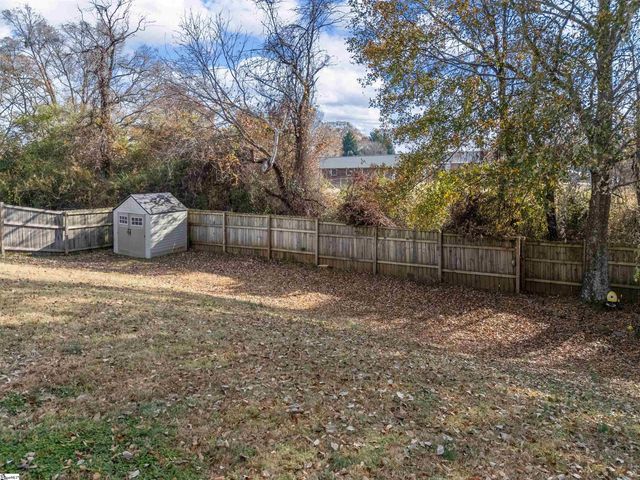 135 Castleton Circle, Boiling Springs, SC 29316