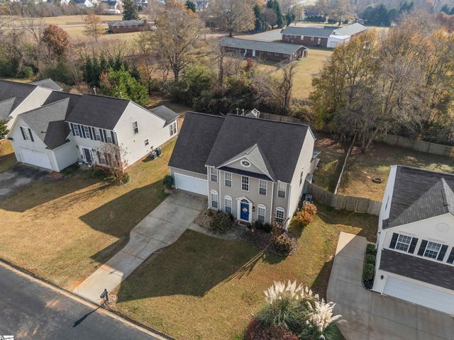 135 Castleton Circle, Boiling Springs, SC 29316