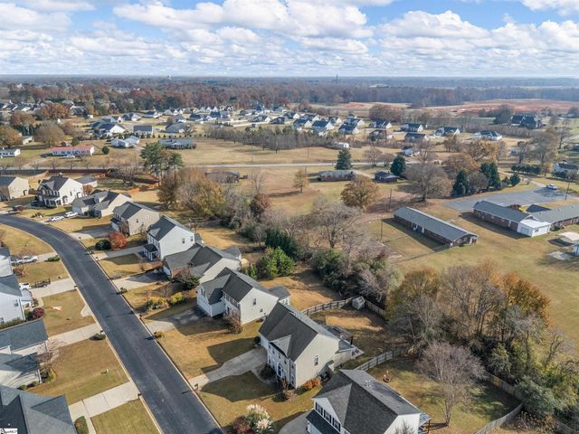 135 Castleton Circle, Boiling Springs, SC 29316