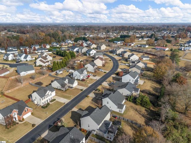 135 Castleton Circle, Boiling Springs, SC 29316