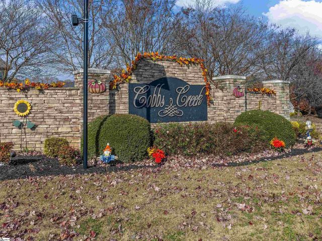 135 Castleton Circle, Boiling Springs, SC 29316