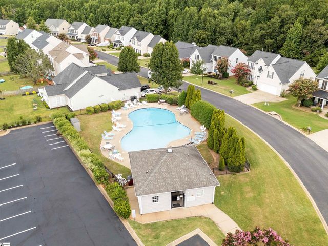 135 Castleton Circle, Boiling Springs, SC 29316