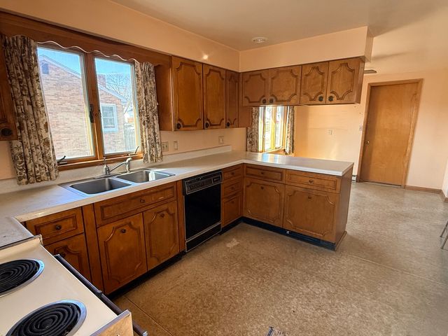 503 E Main Street, Morrison, IL 61270