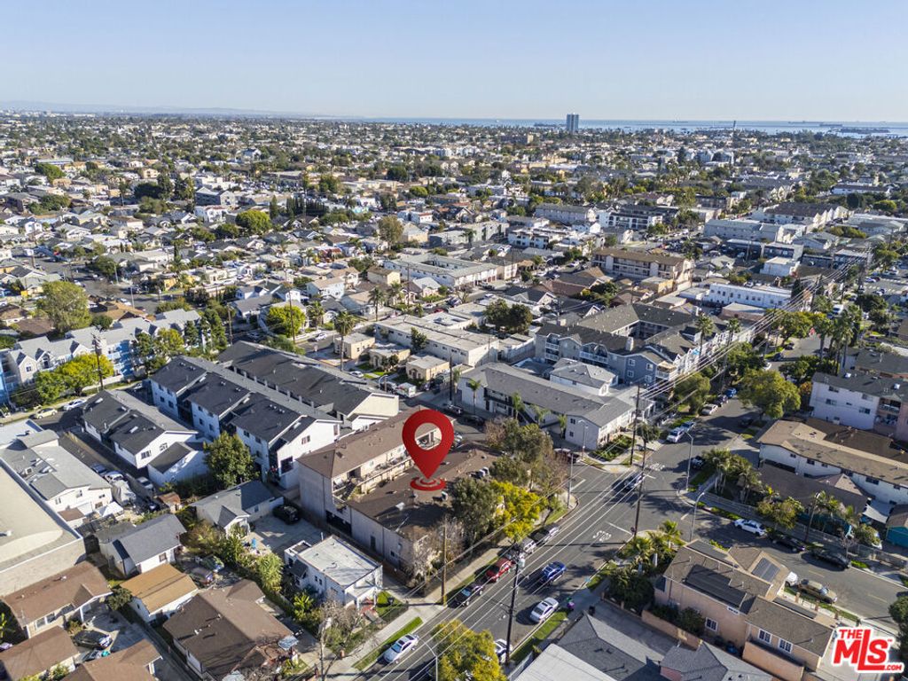 Image 39 of property listing at 1100 Walnut Avenue 6, Long Beach, CA 90813