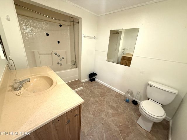 604 Church Ave, Rocky Top, TN 37769