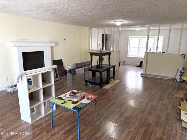 604 Church Ave, Rocky Top, TN 37769