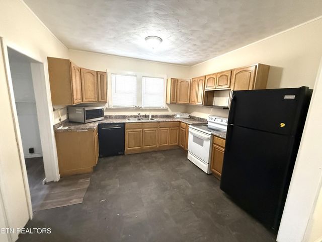 604 Church Ave, Rocky Top, TN 37769