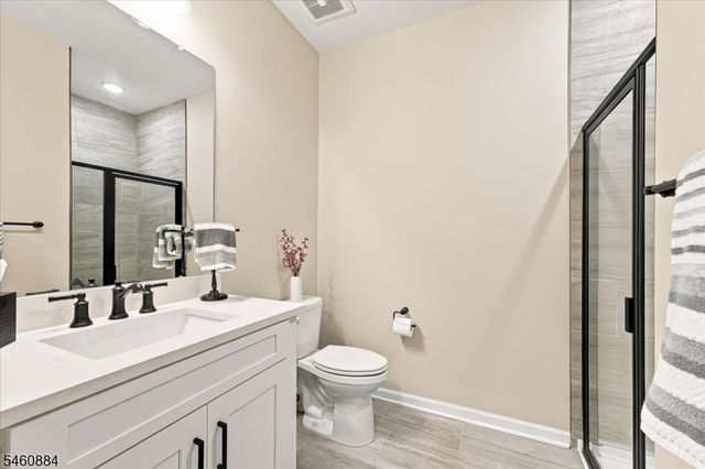 60 Sternadori Rd, Somerville Boro, NJ 08876