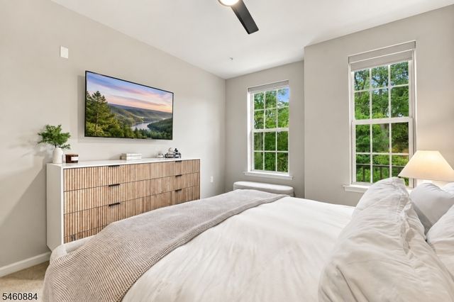 60 Sternadori Rd, Somerville Boro, NJ 08876