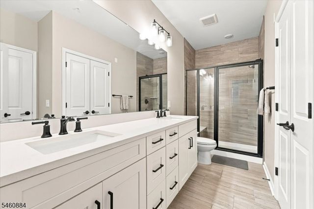 60 Sternadori Rd, Somerville Boro, NJ 08876