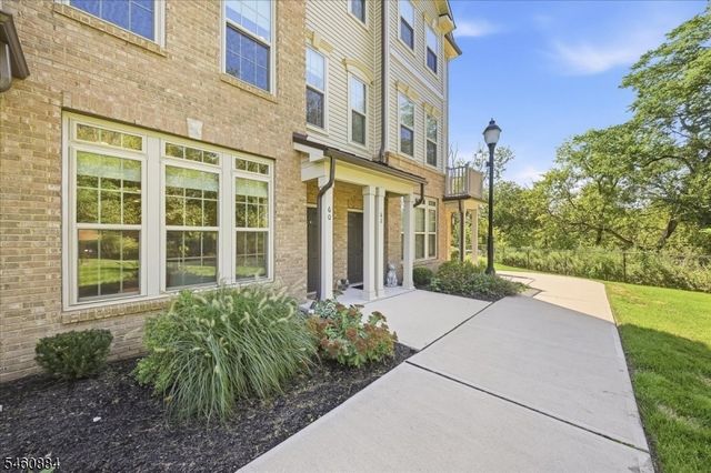 60 Sternadori Rd, Somerville Boro, NJ 08876