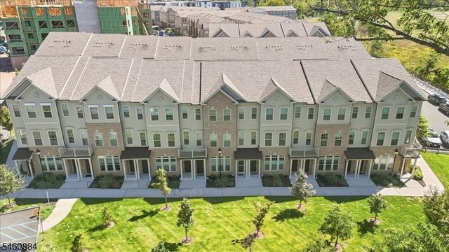 60 Sternadori Rd, Somerville Boro, NJ 08876