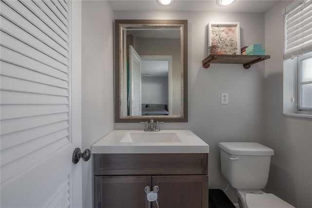 2523 LAKE ELLEN CIRCLE, Tampa, FL 33618