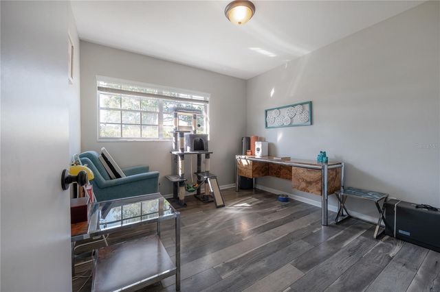 2523 LAKE ELLEN CIRCLE, Tampa, FL 33618