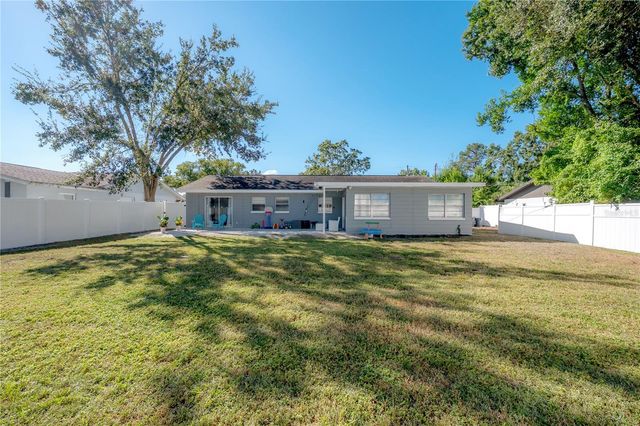 2523 LAKE ELLEN CIRCLE, Tampa, FL 33618