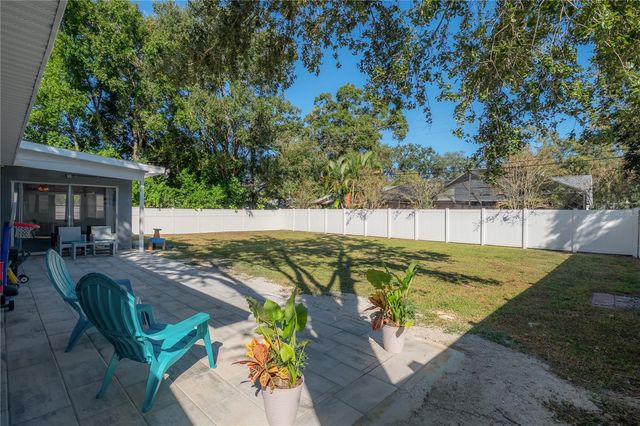 2523 LAKE ELLEN CIRCLE, Tampa, FL 33618