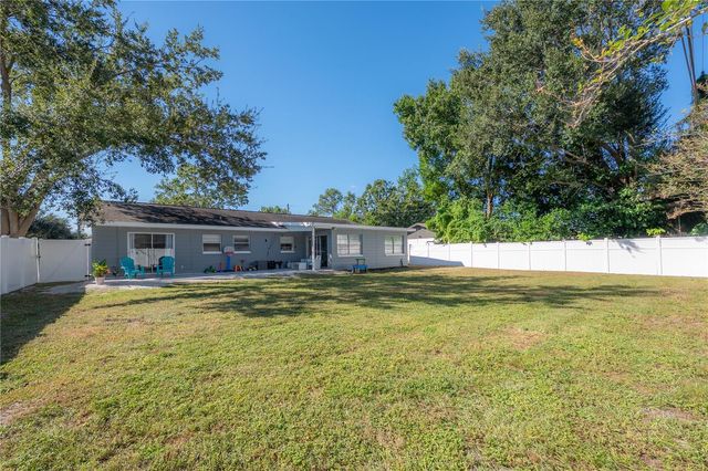 2523 LAKE ELLEN CIRCLE, Tampa, FL 33618