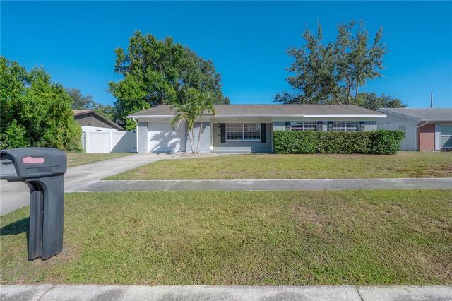 2523 LAKE ELLEN CIRCLE, Tampa, FL 33618