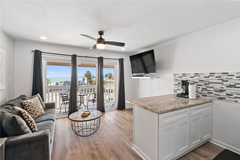 3938 Surfside Blvd 1224, Corpus Christi, TX 78402 — photo 2