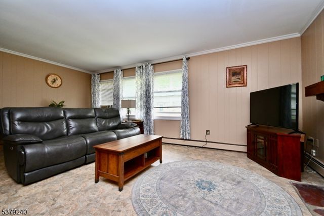 221 S Maryland Ave, Jefferson Twp., NJ 07849