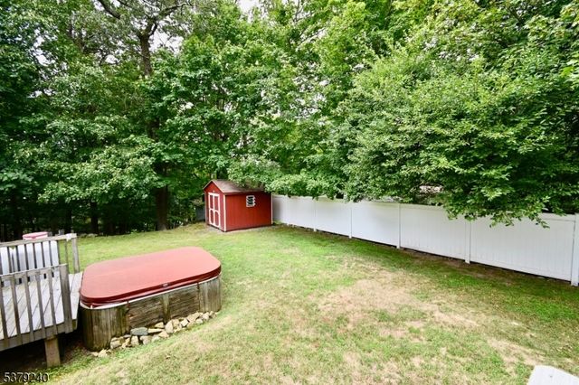 221 S Maryland Ave, Jefferson Twp., NJ 07849