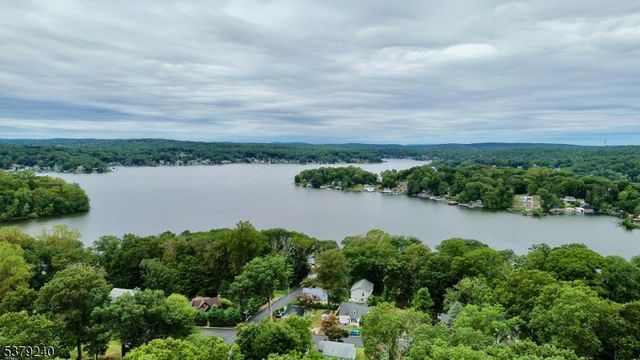 221 S Maryland Ave, Jefferson Twp., NJ 07849