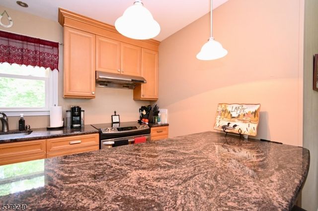 221 S Maryland Ave, Jefferson Twp., NJ 07849