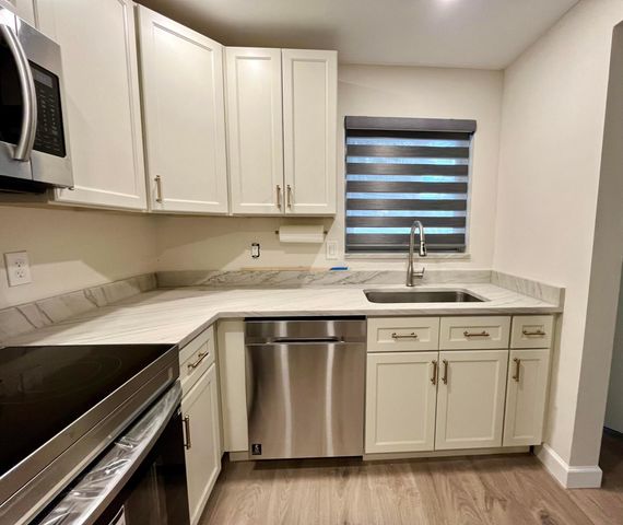 311 E Ocean Avenue 205, Lantana, FL 33462