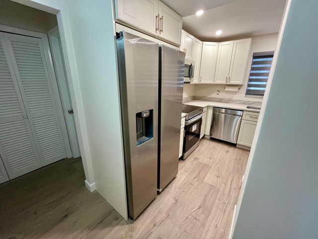 311 E Ocean Avenue 205, Lantana, FL 33462