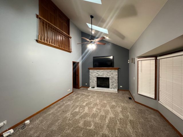 1163 Shoreline Drive, Aurora, IL 60504