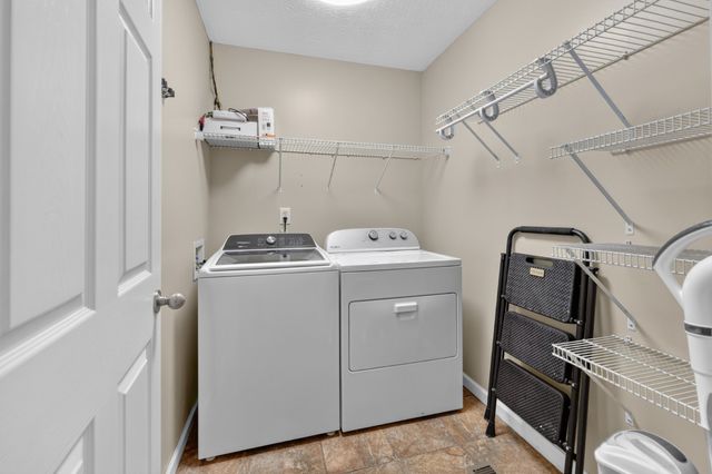 502 Highland Dr, White House, TN 37188