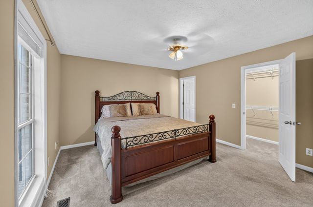 502 Highland Dr, White House, TN 37188
