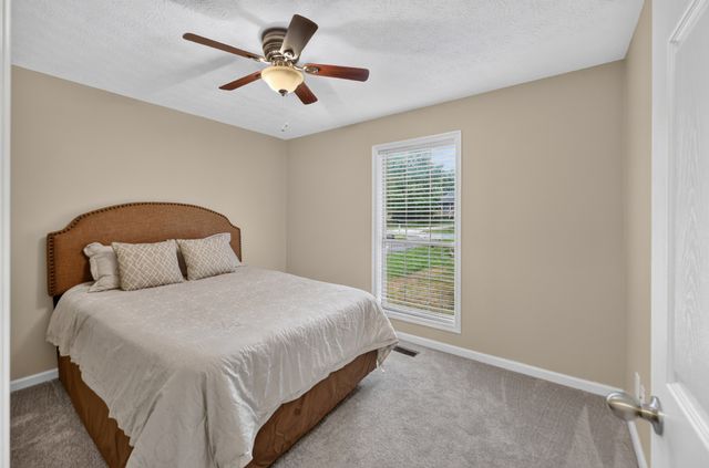 502 Highland Dr, White House, TN 37188