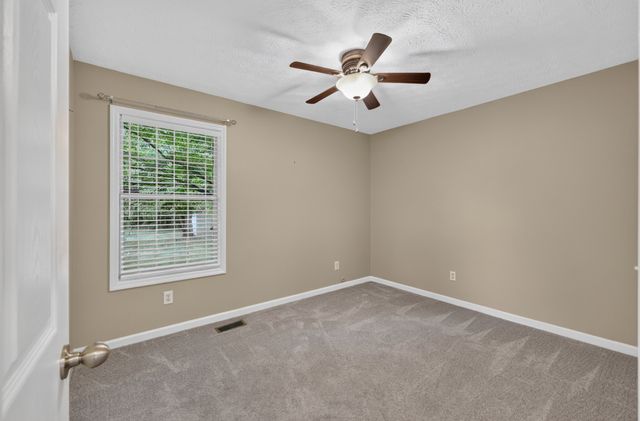 502 Highland Dr, White House, TN 37188