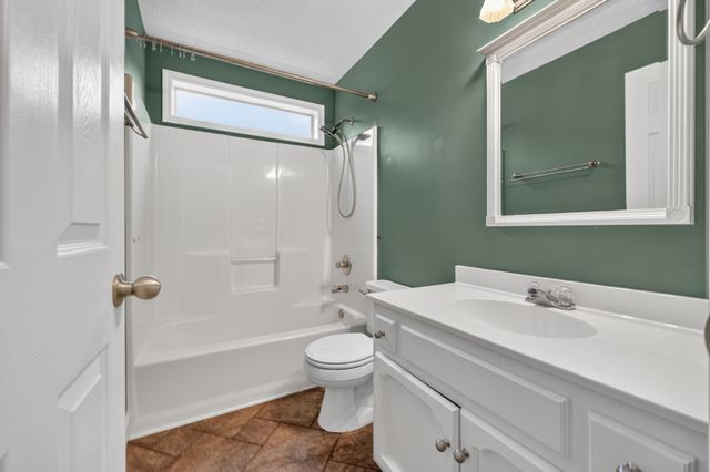 502 Highland Dr, White House, TN 37188