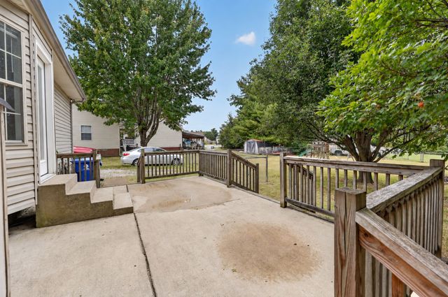 502 Highland Dr, White House, TN 37188