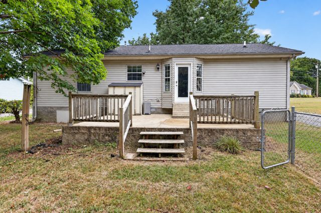 502 Highland Dr, White House, TN 37188