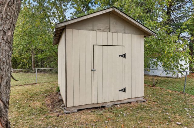 502 Highland Dr, White House, TN 37188