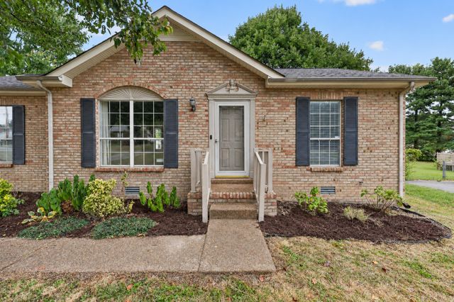 502 Highland Dr, White House, TN 37188