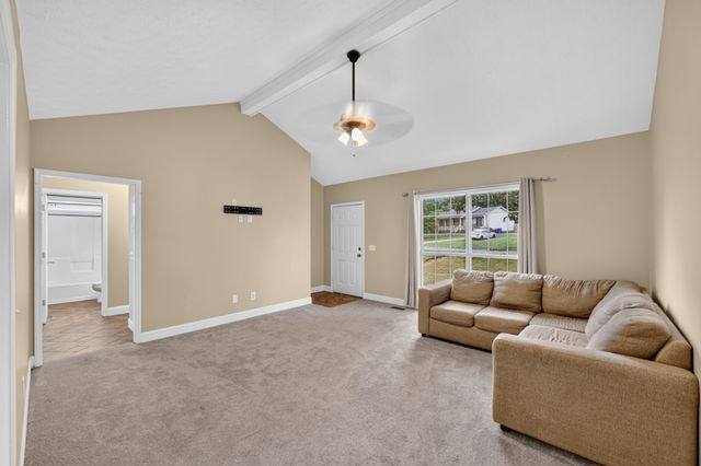 502 Highland Dr, White House, TN 37188