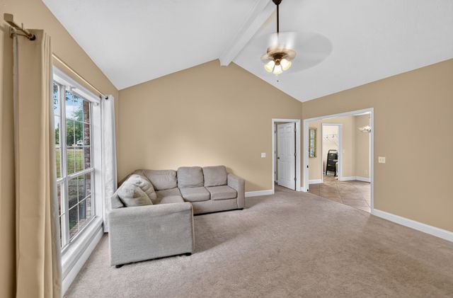 502 Highland Dr, White House, TN 37188