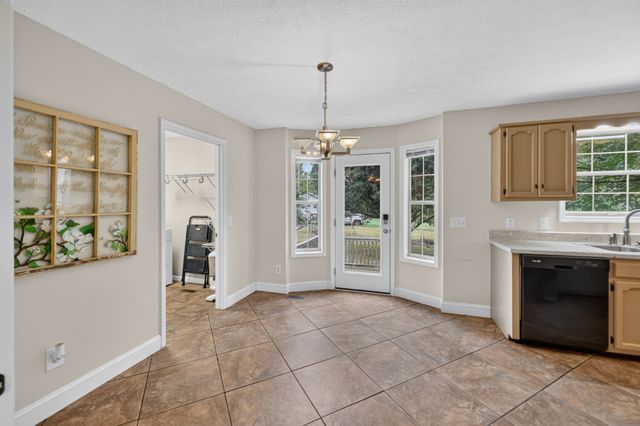 502 Highland Dr, White House, TN 37188