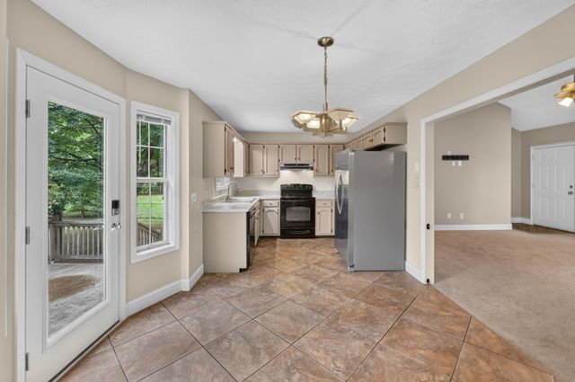 502 Highland Dr, White House, TN 37188